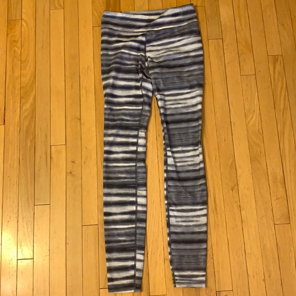 Yoga pants - Picture 1 of 3